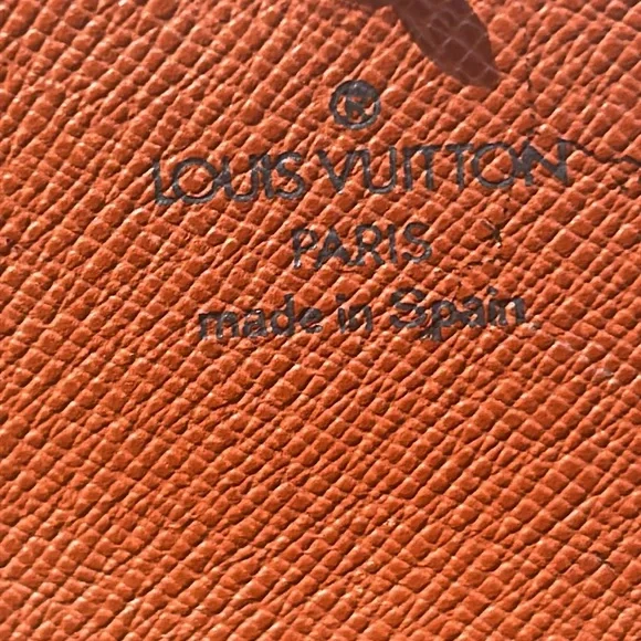 LOUIS VUITTON Coin Wallet/Crossbody - Picture 3 of 6